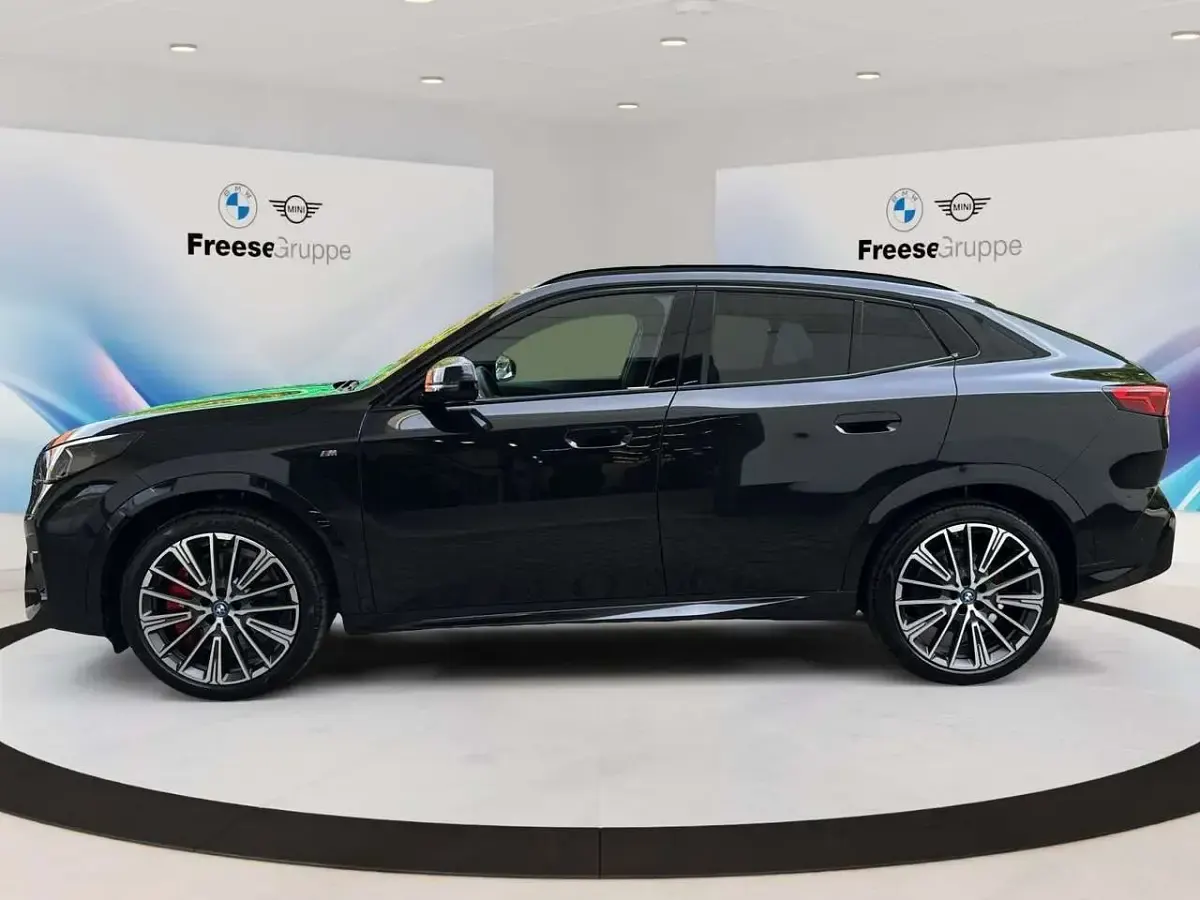 Gebraucht BMW iX2 Luxury Line 230 kW (313 PS) 2025 Schwarz SUV