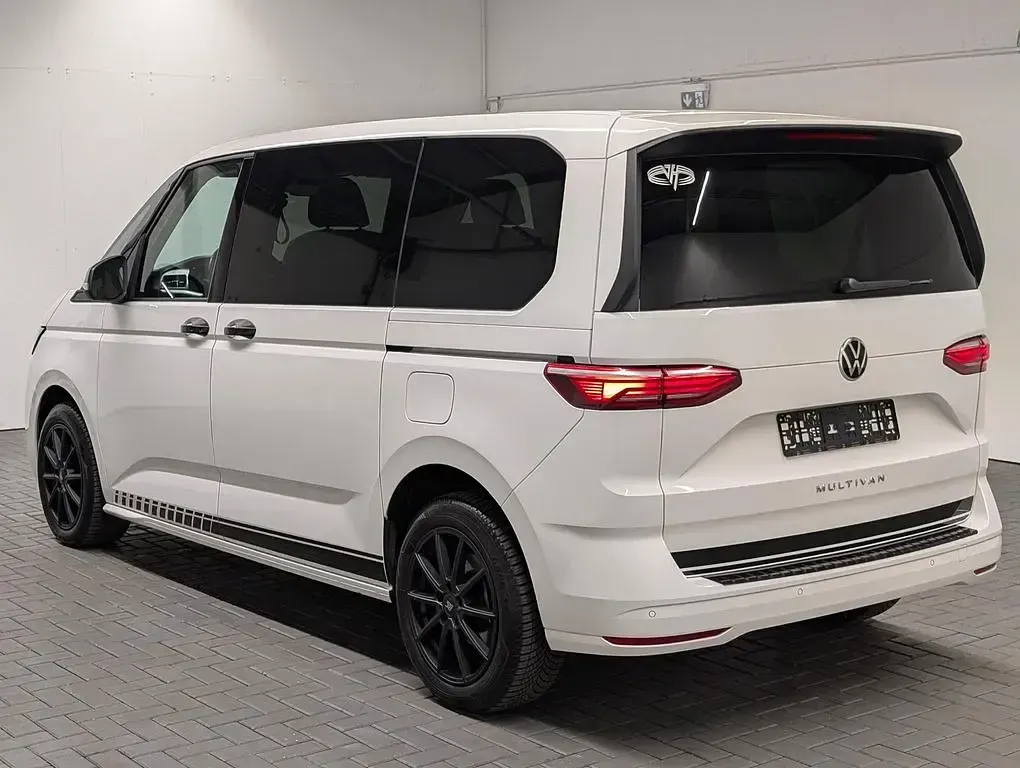 Używany VW Multivan 150 KM (110 kW) 2023 Biały Minivan