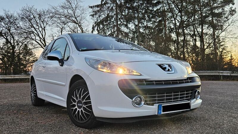 Weiß Gebraucht 2007 Peugeot 207 RC Limousine | 2.700 € (Fairer Preis) - Bild 1/4