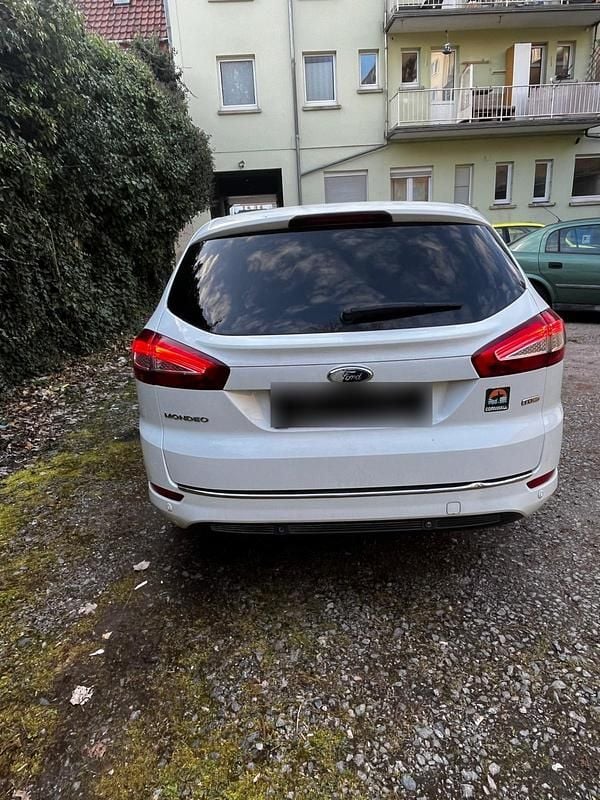 Gebraucht Ford Mondeo 140 PS (102 kW) 2010 Weiß Kombi