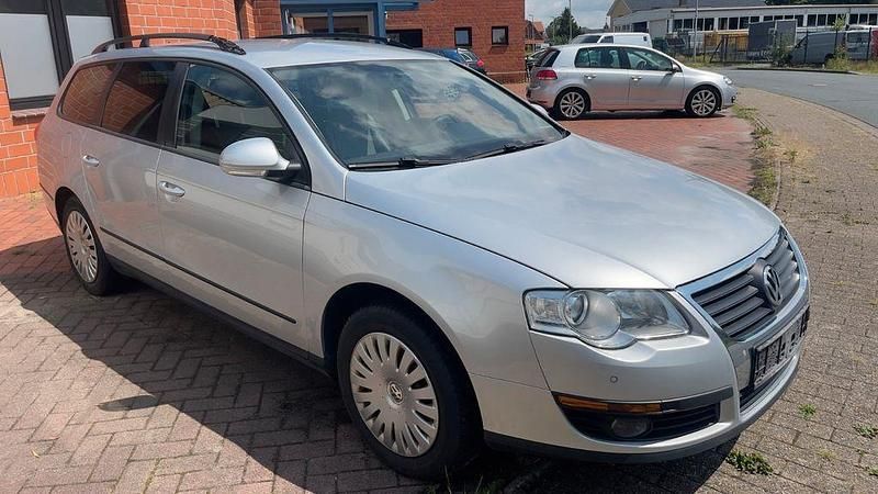 Silber Gebraucht 2010 VW Passat Trendline Limousine | 3.650 € (Guter Preis) - Bild 1/4