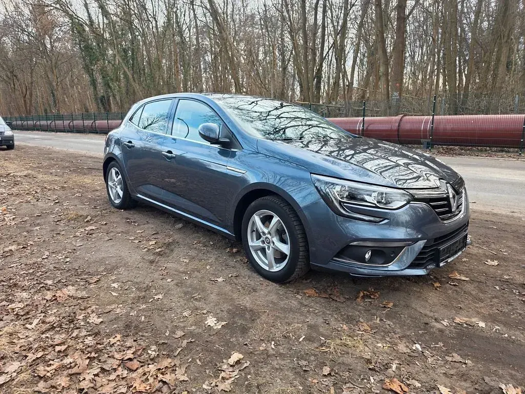 Używany Renault Mégane Intens 132 KM (97 kW) 2017 Szary Sedan/Limuzyna