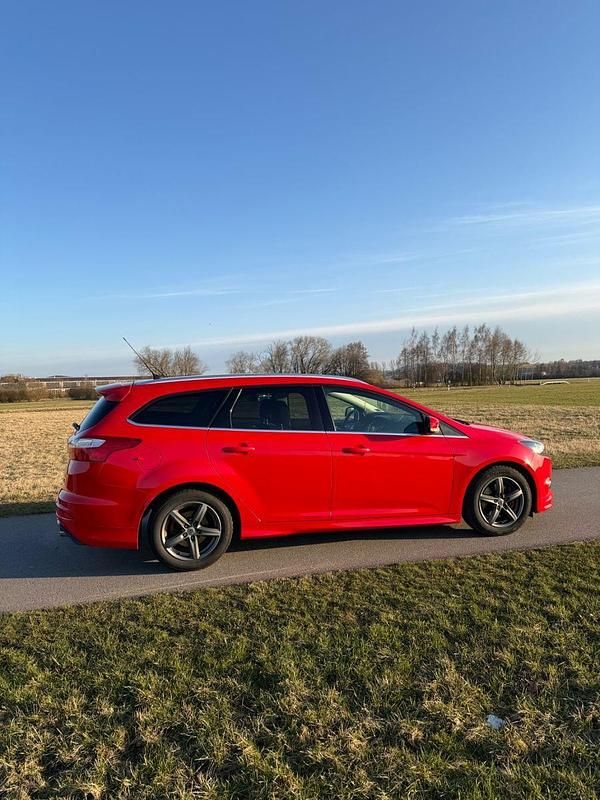 Gebraucht Ford Focus S 150 PS (110 kW) 2013 Rot Kombi