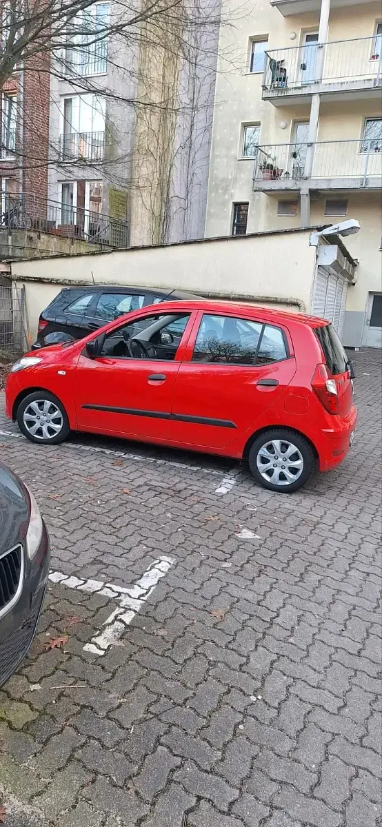 Gebraucht Hyundai i10 69 PS (50 kW) 2012 Rot Kleinwagen