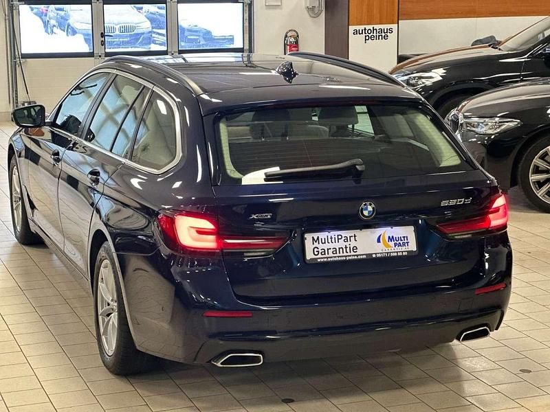 Gebraucht BMW 520 190 PS (139 kW) 2021 Tansanitblau individual Kombi