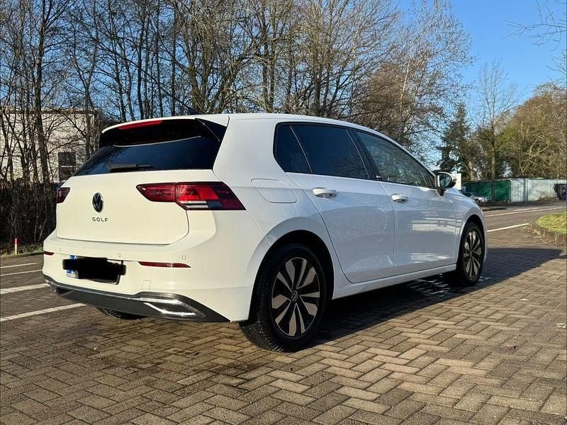 Gebraucht VW Golf VIII Move 131 PS (96 kW) 2024 Weiß Limousine