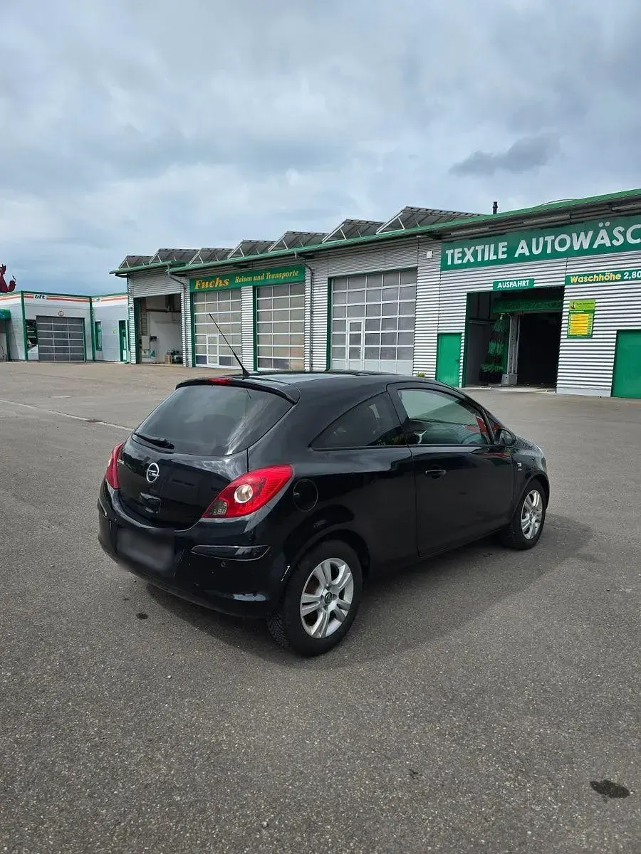 Gebraucht Opel Corsa Active 87 PS (63 kW) 2013 Schwarz Kleinwagen
