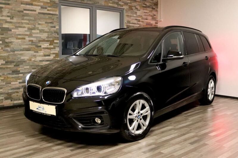Schwarz 2 Gebraucht 2015 BMW 216 Sport Line Limousine | 18.750 € - Bild 1/4