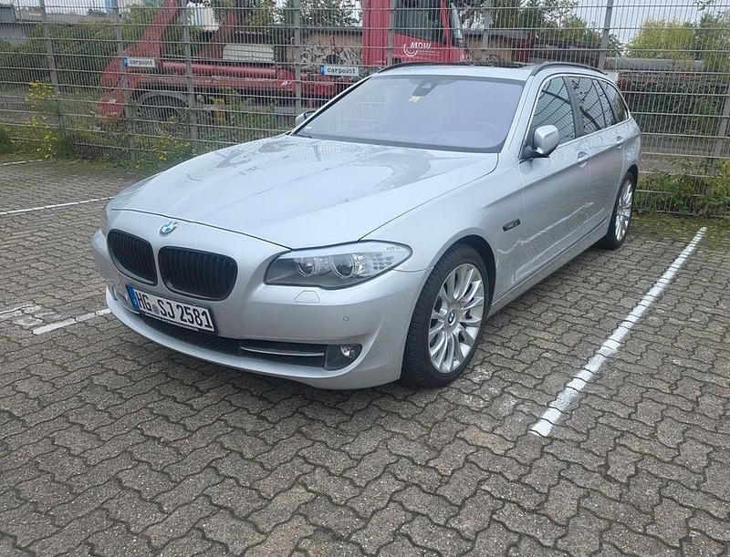 Gebraucht BMW 525 Performance 218 PS (160 kW) 2012 Silber Kombi