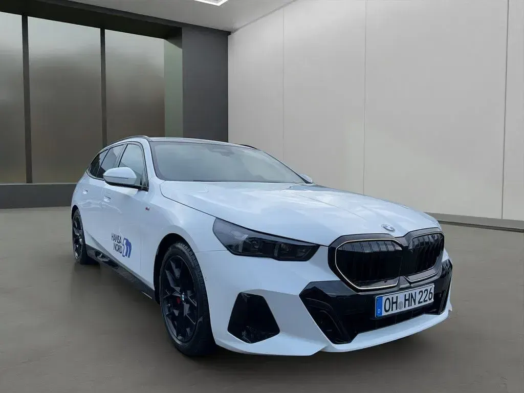 Gebraucht BMW 520 Performance 197 PS (144 kW) 2025 Weiß Limousine