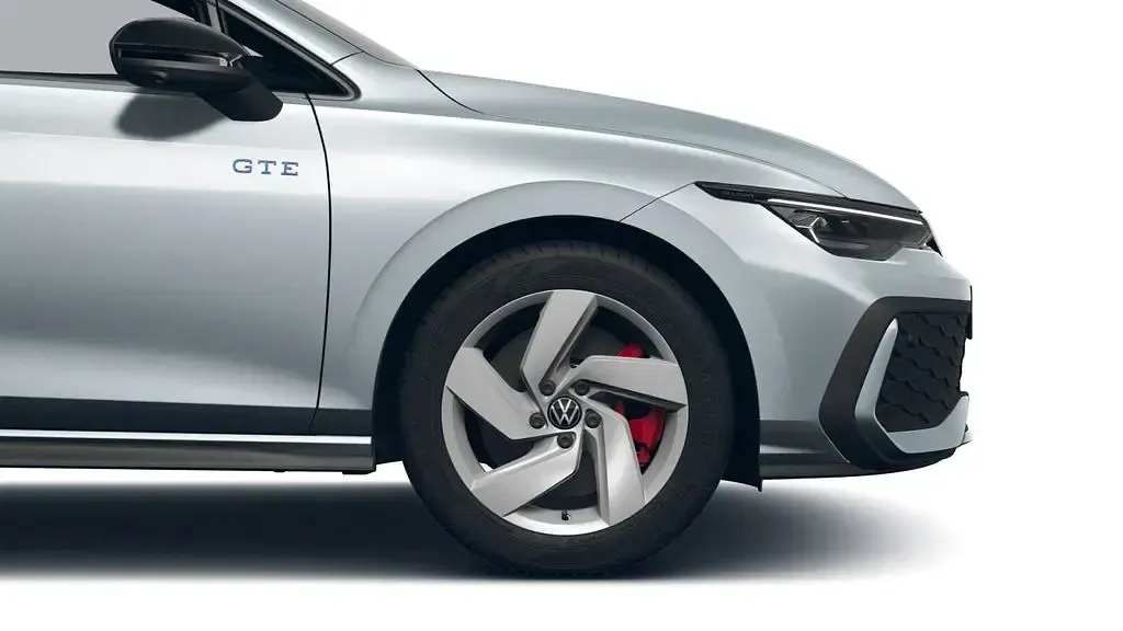 Gebraucht VW Golf VIII GTE 272 PS (200 kW) 2025 Silber Limousine