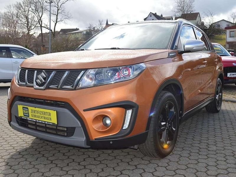 Gebraucht Suzuki Vitara 140 PS (102 kW) 2018 Horizon orange / black SUV