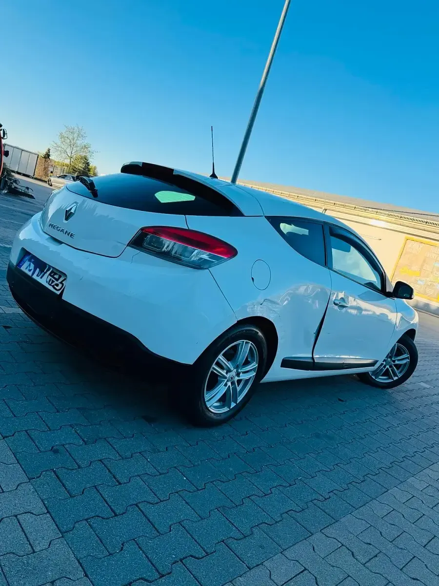 Gebraucht Renault Mégane Coupé 110 PS (80 kW) 2009 Weiß Coupé