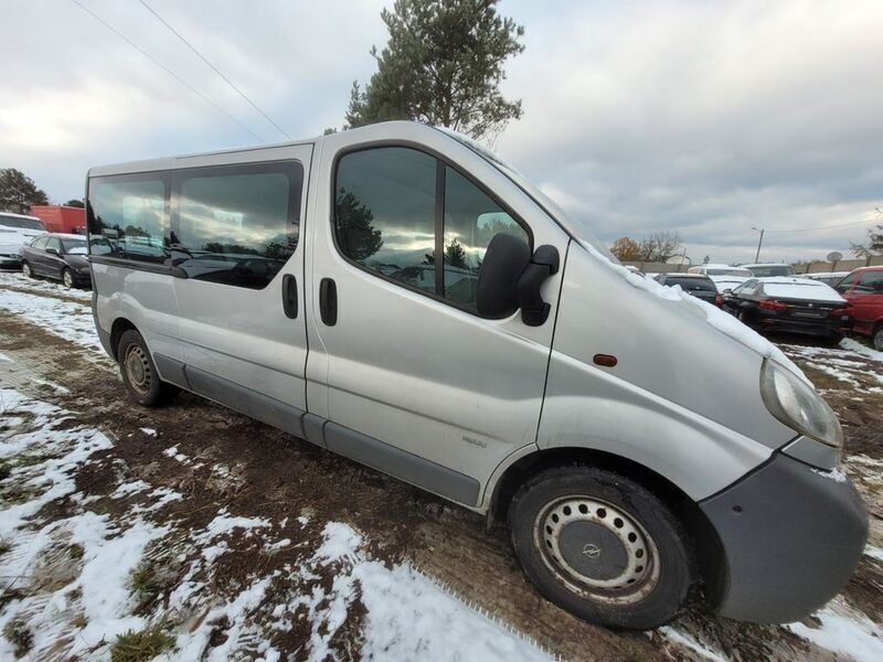 Gebraucht Opel Vivaro 101 PS (74 kW) 2006 Silber Van / Kleinbus