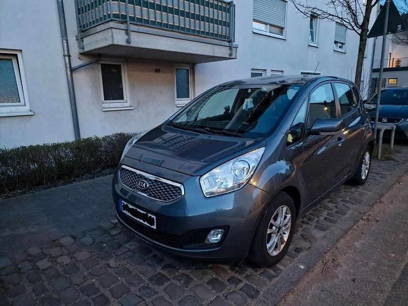 Gebraucht Kia Venga 128 PS (94 kW) 2011 Grau Kleinwagen
