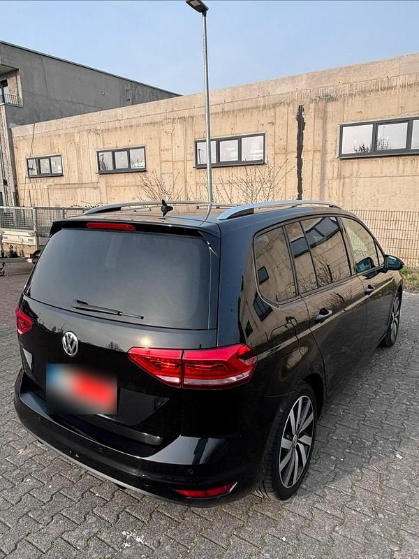 Gebraucht VW Touran 110 PS (80 kW) 2016 Schwarz Van / Kleinbus