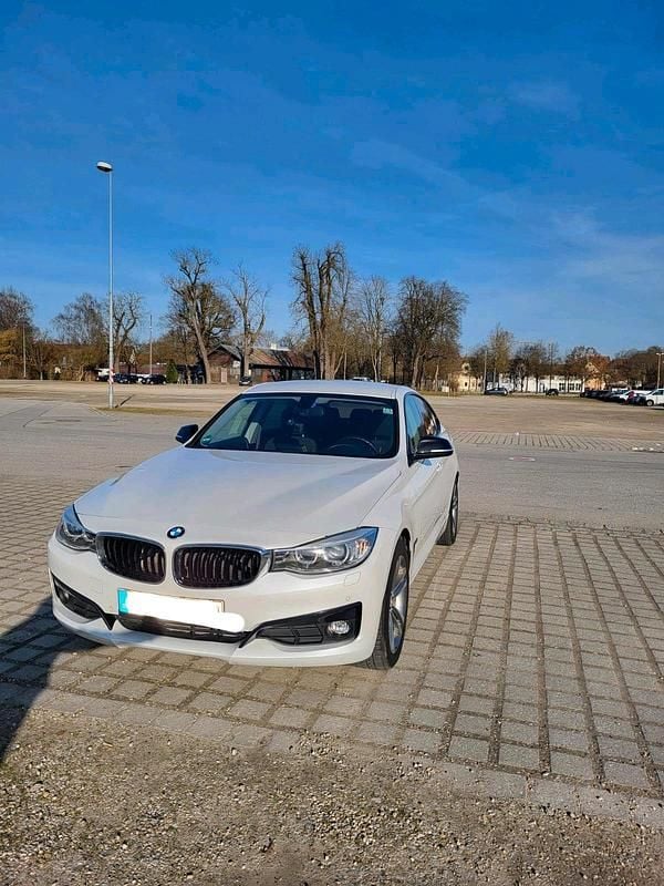 Weiß Gebraucht 2015 BMW 320 Gran Turismo M Sport Limousine | 13.750 € (Etwas zu teuer) - Bild 1/4