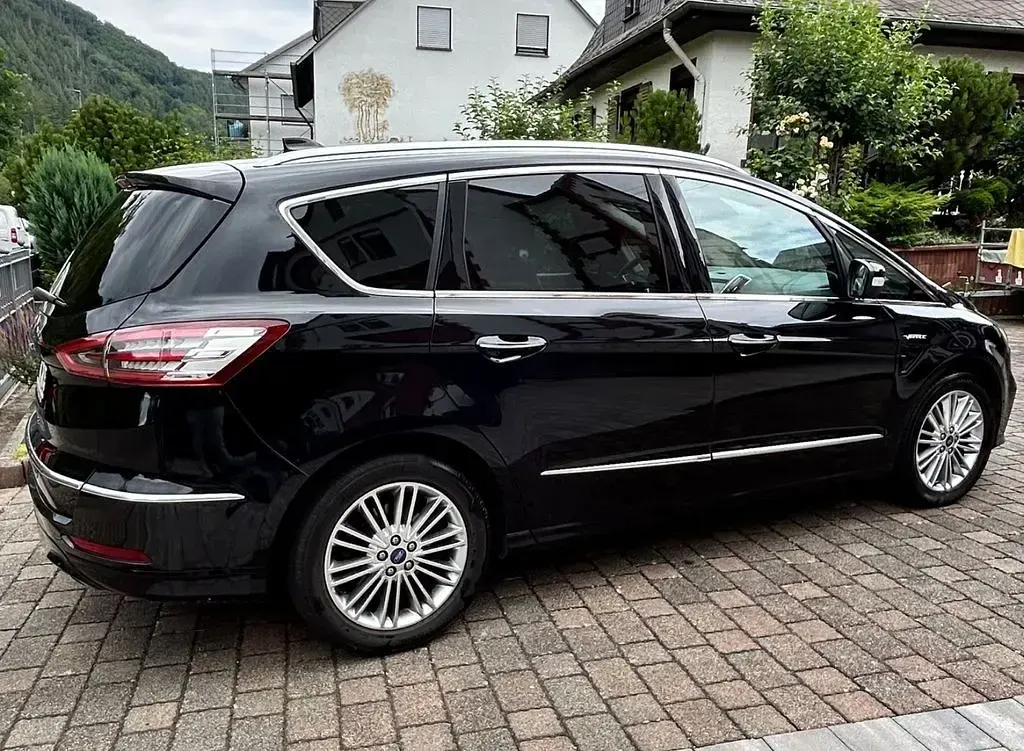 Gebraucht Ford S-MAX Vignale 190 PS (139 kW) 2021 Schwarz Van / Kleinbus