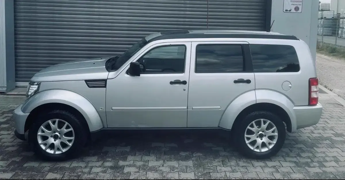 Gebraucht Dodge Nitro SXT 177 PS (130 kW) 2010 Grau SUV