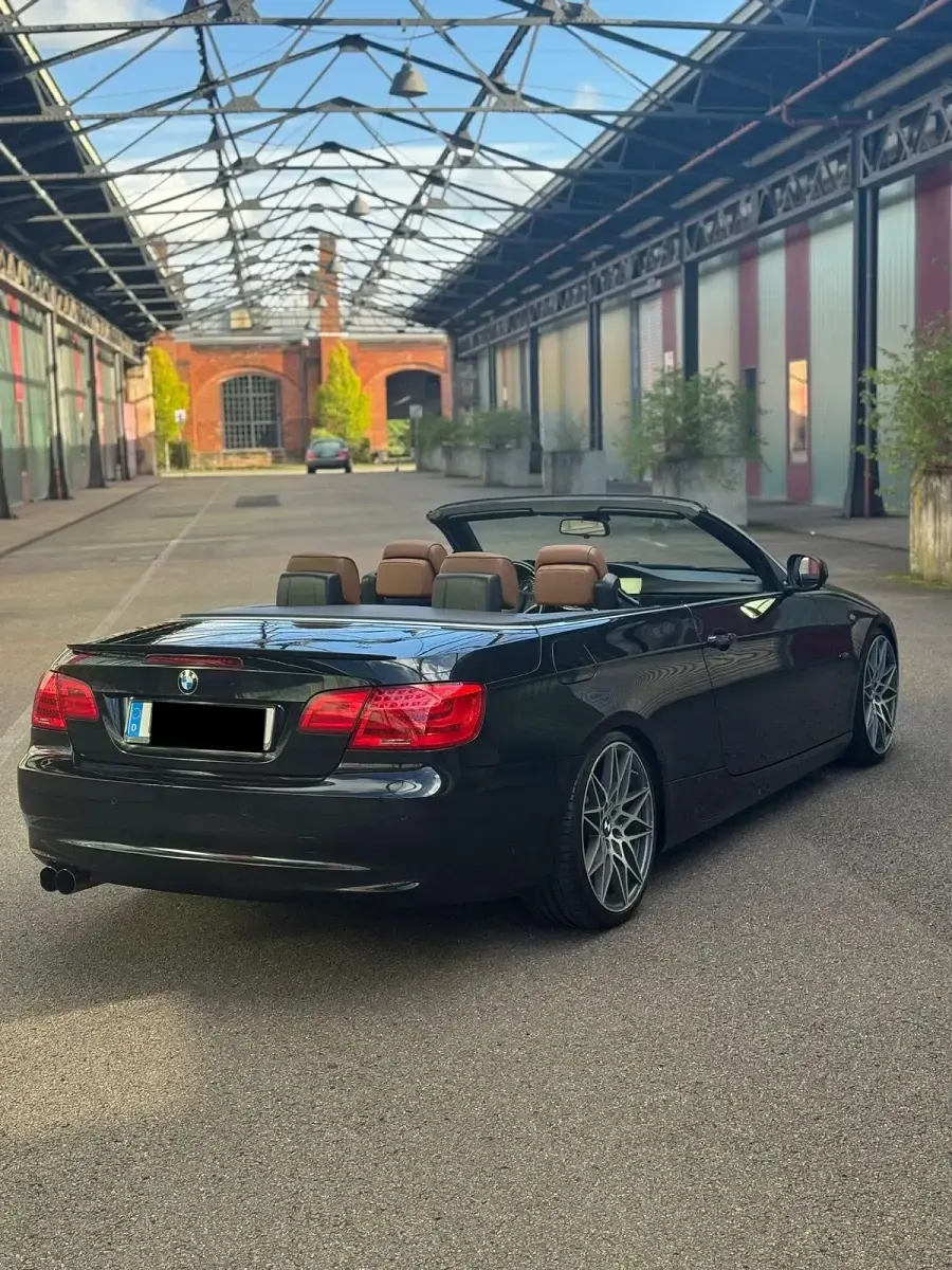 Gebraucht BMW 325 Cabriolet 218 PS (160 kW) 2010 Schwarz Cabrio