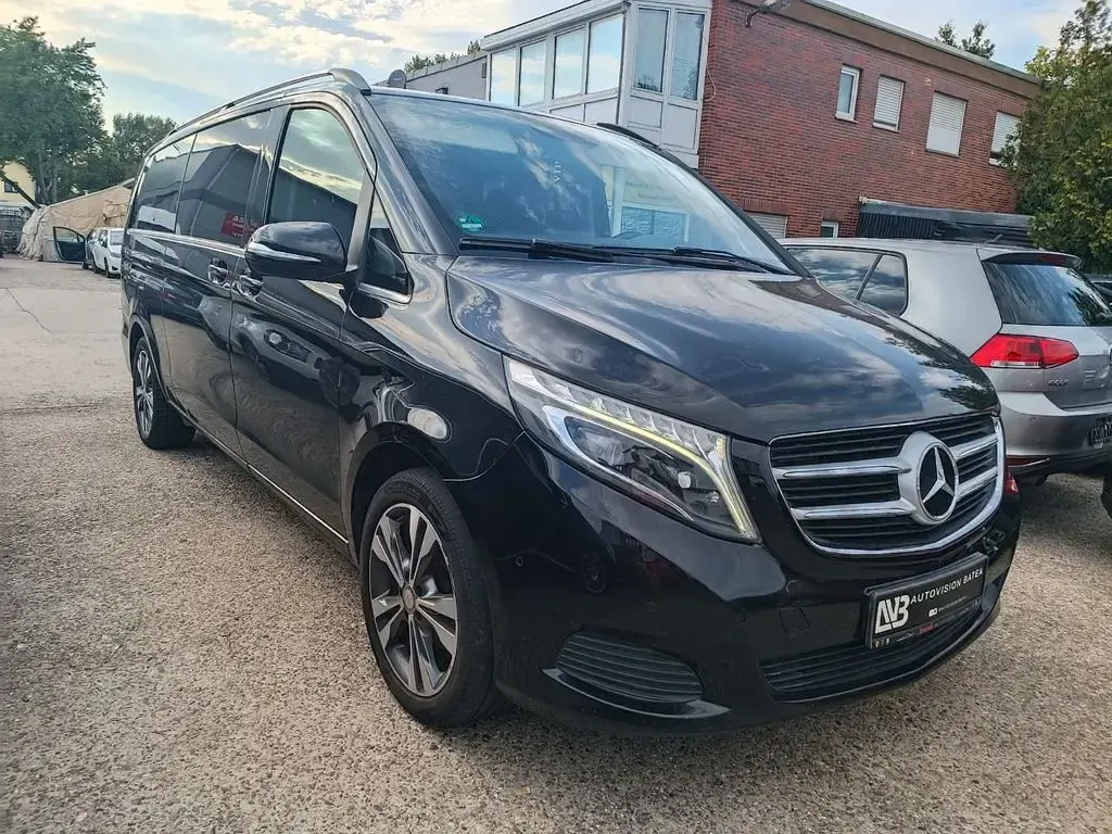 Gebraucht Mercedes V220 Avantgarde 163 PS (119 kW) 2015 Obsidianschwarz Van / Kleinbus