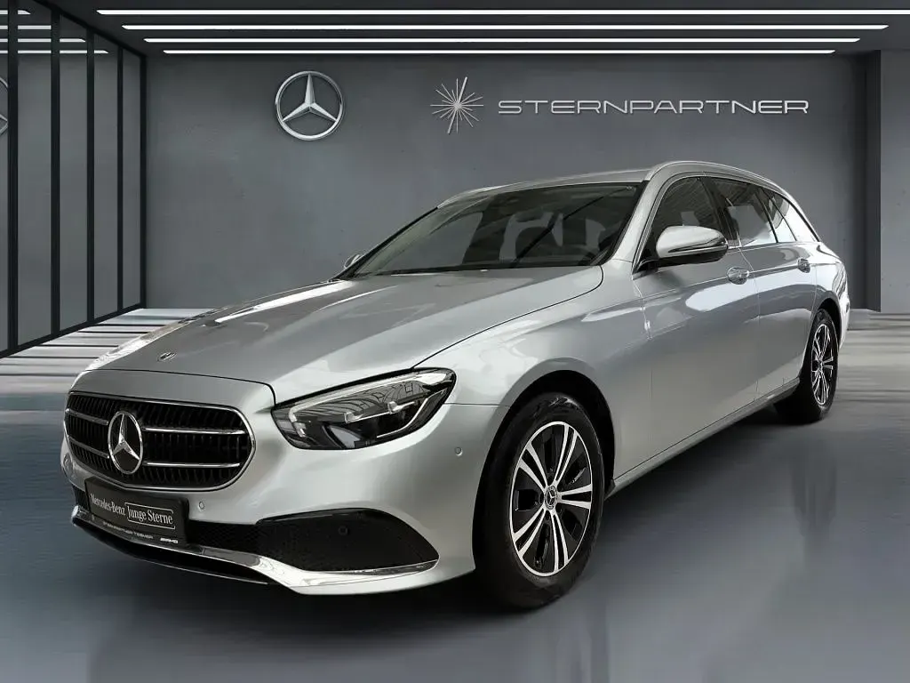 Gebraucht Mercedes E220 Avantgarde 200 PS (147 kW) 2023 Silber Limousine
