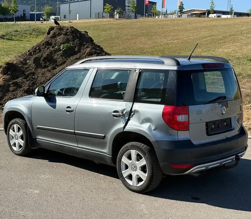 Gebraucht Skoda Yeti 110 PS (80 kW) 2013 Grau SUV
