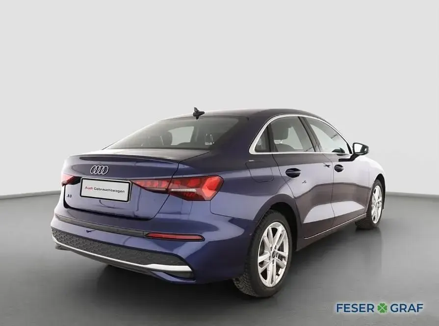 Gebraucht Audi A3 Ambiente 150 PS (110 kW) 2025 Navarrablau metallic Limousine