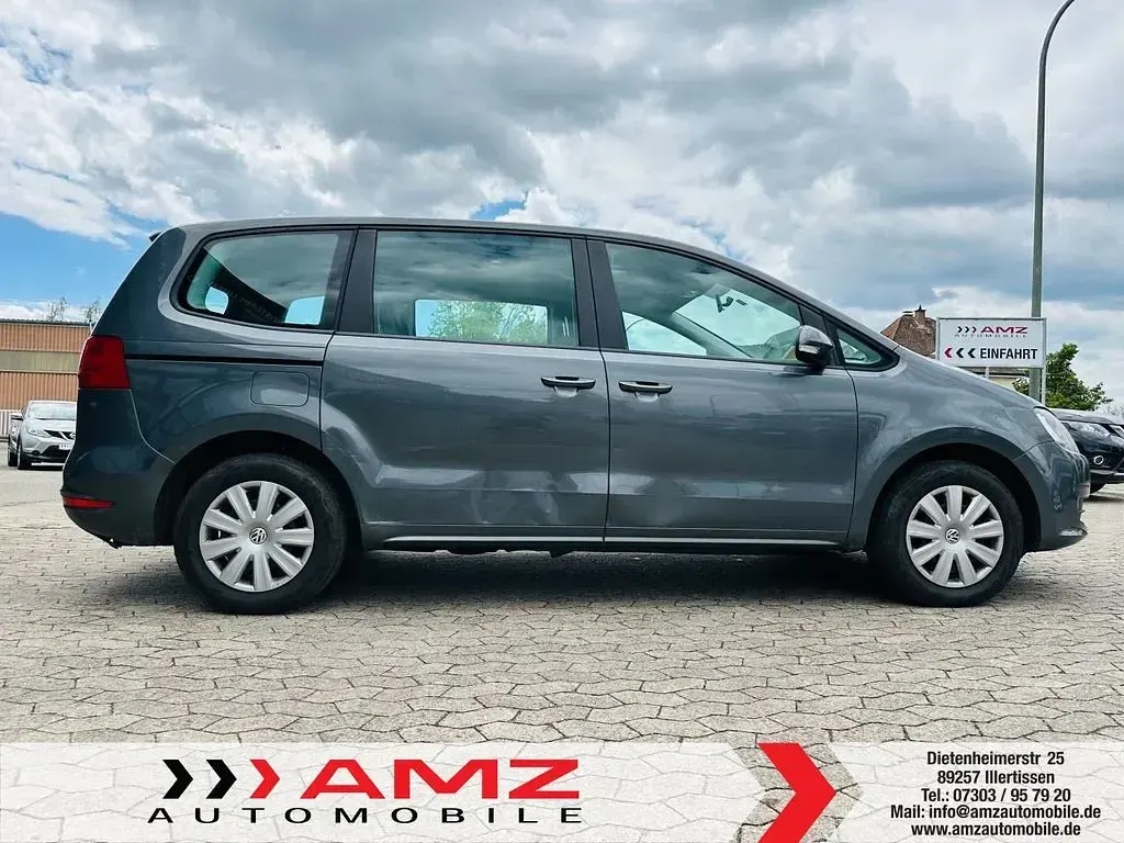 Gebraucht VW Sharan Trendline 140 PS (102 kW) 2011 Grau Van / Kleinbus