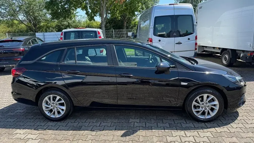 Gebraucht Opel Astra Edition 131 PS (96 kW) 2022 Schwarz Kleinwagen