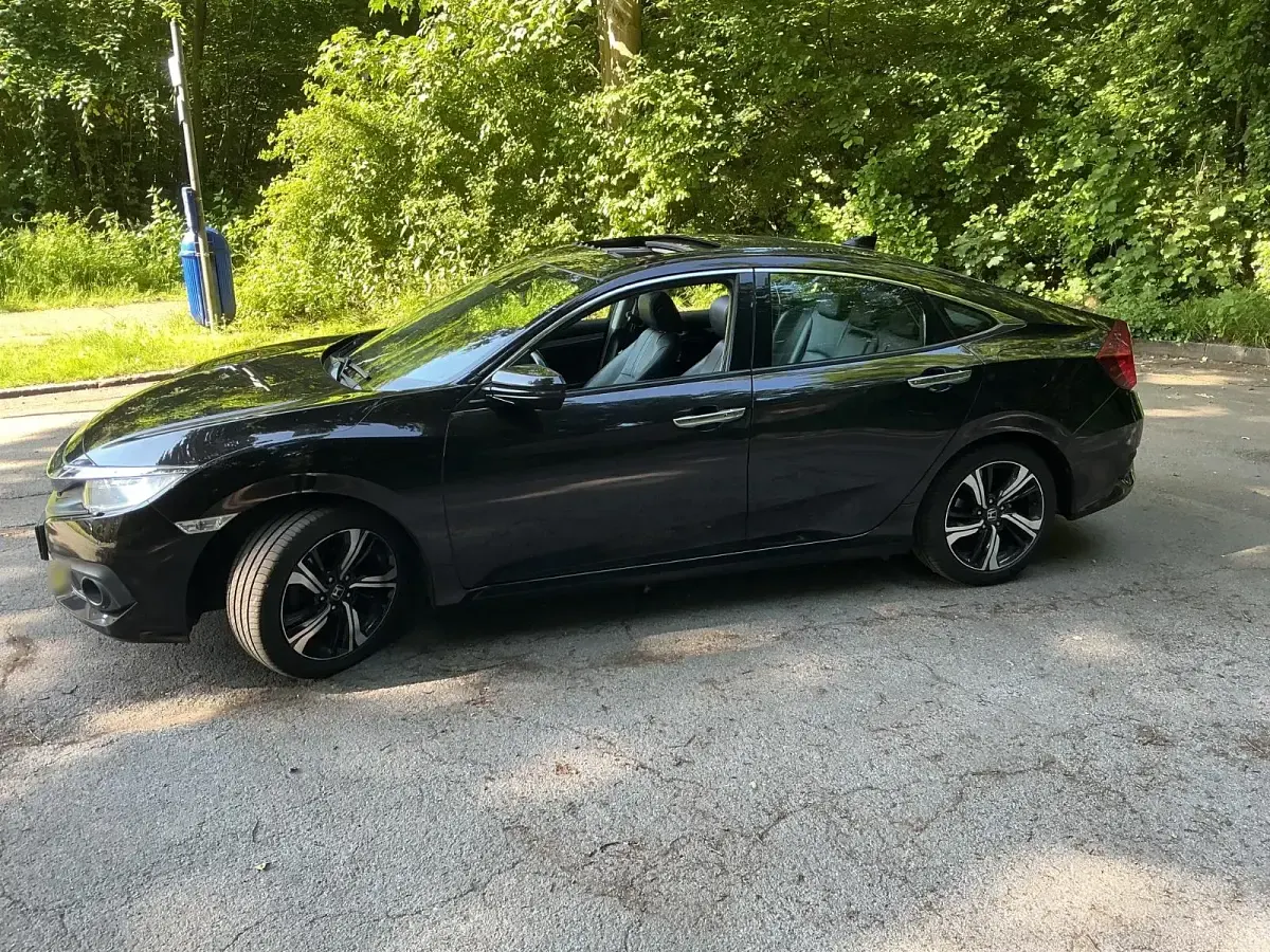 Gebraucht Honda Civic Executive 182 PS (133 kW) 2018 Schwarz Limousine