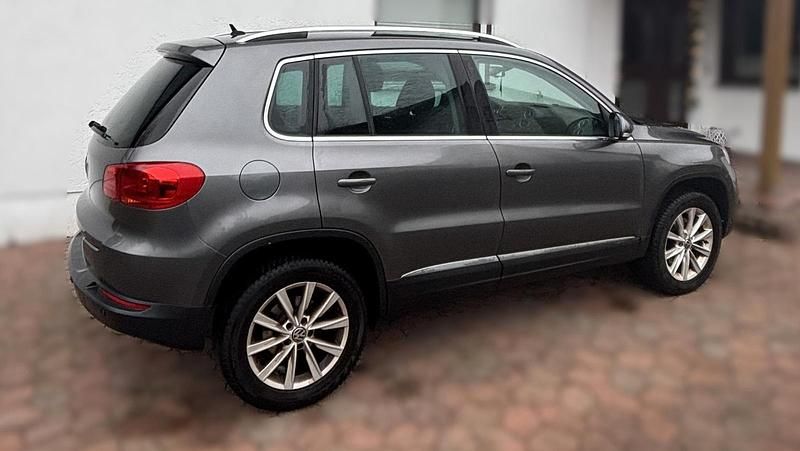 Gebraucht VW Tiguan 122 PS (89 kW) 2011 Grau SUV