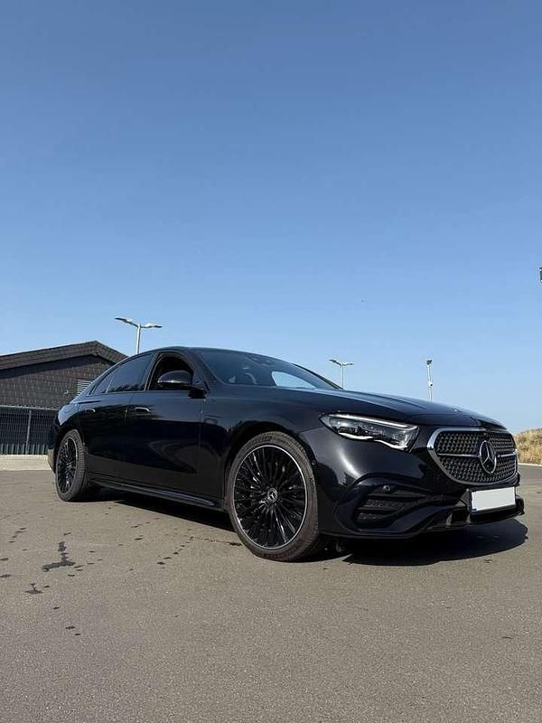 Gebraucht 2023 Mercedes E400 Night Limousine | 69.900 € - Bild 1/4