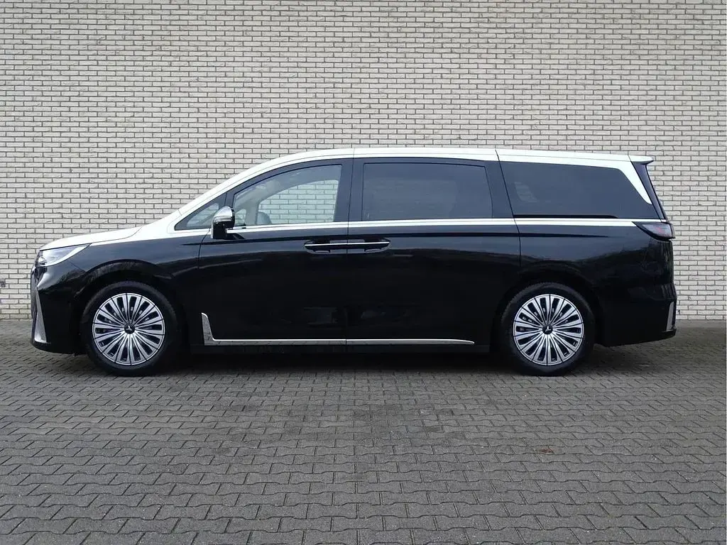 Gebraucht Voyah Dream 319 kW (435 PS) 2025 Schwarz Van / Kleinbus