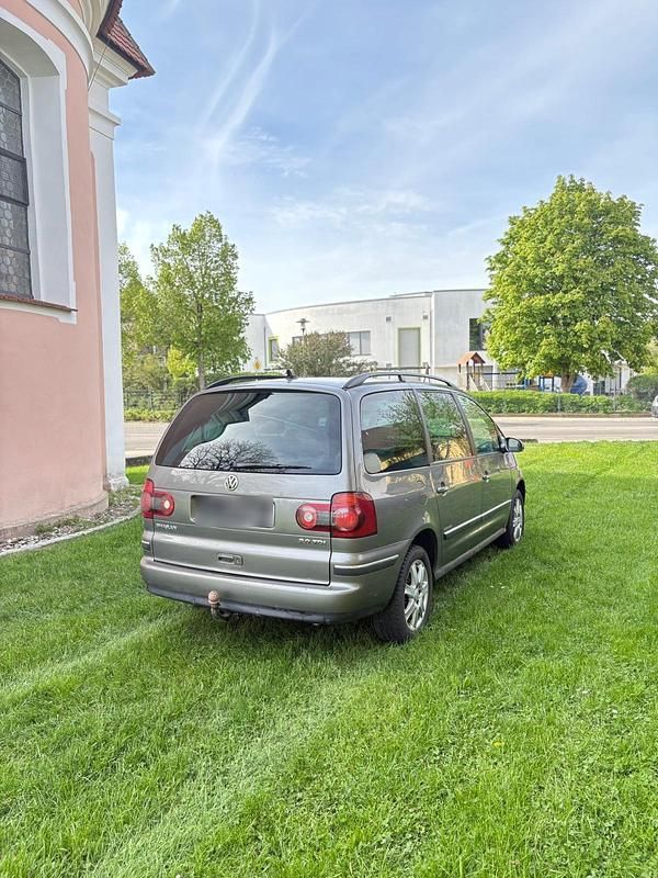 Usata VW Sharan 140 CV (102 kW) 2009 Grigio Monovolume