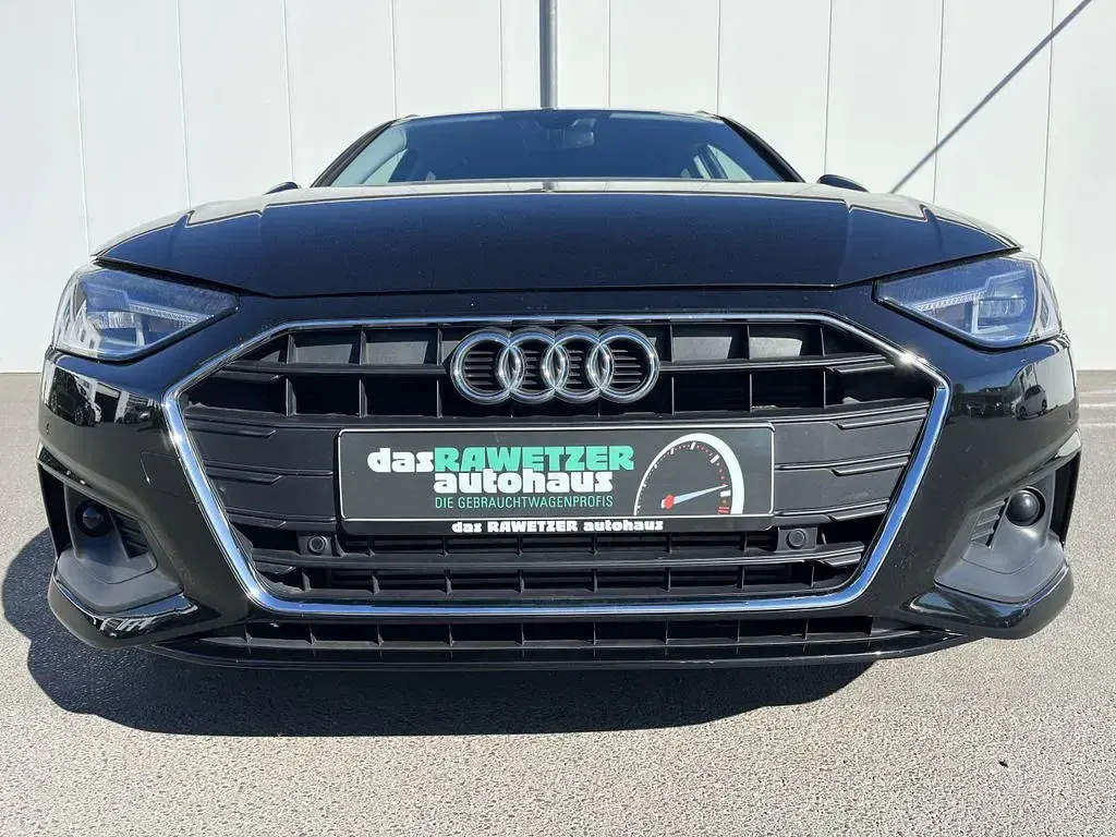 Second-hand Audi A4 150 CP (110 kW) 2022 Negru Break