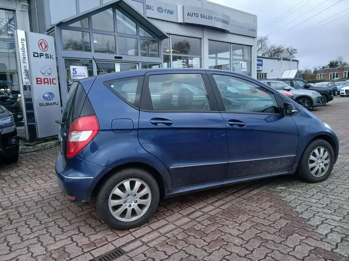 Gebraucht Mercedes A180 109 PS (80 kW) 2009 Blau Kleinwagen
