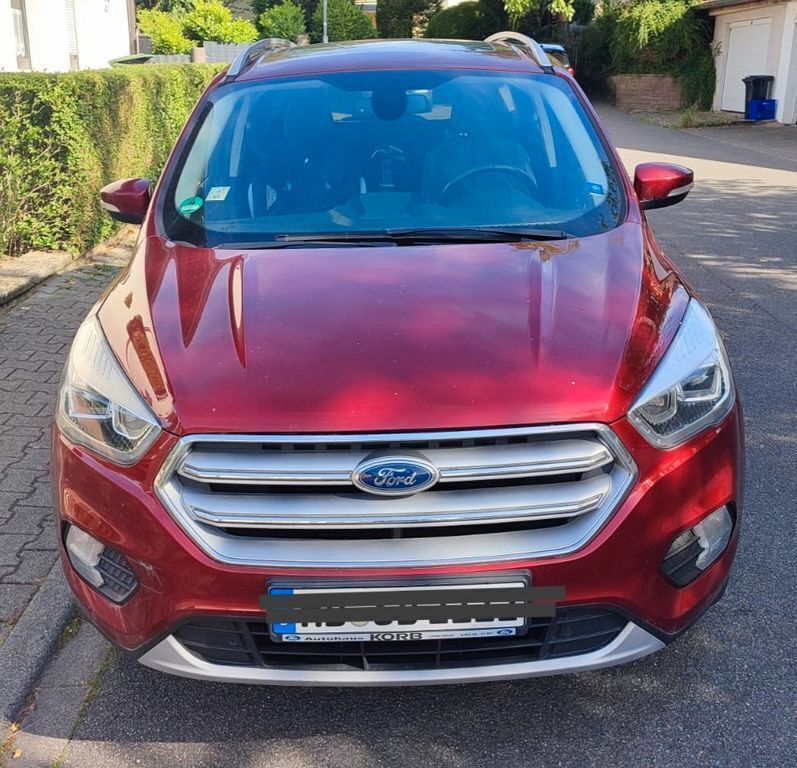 Rot Gebraucht 2018 Ford Kuga Titanium SUV | 15.000 € (Fairer Preis) - Bild 1/4
