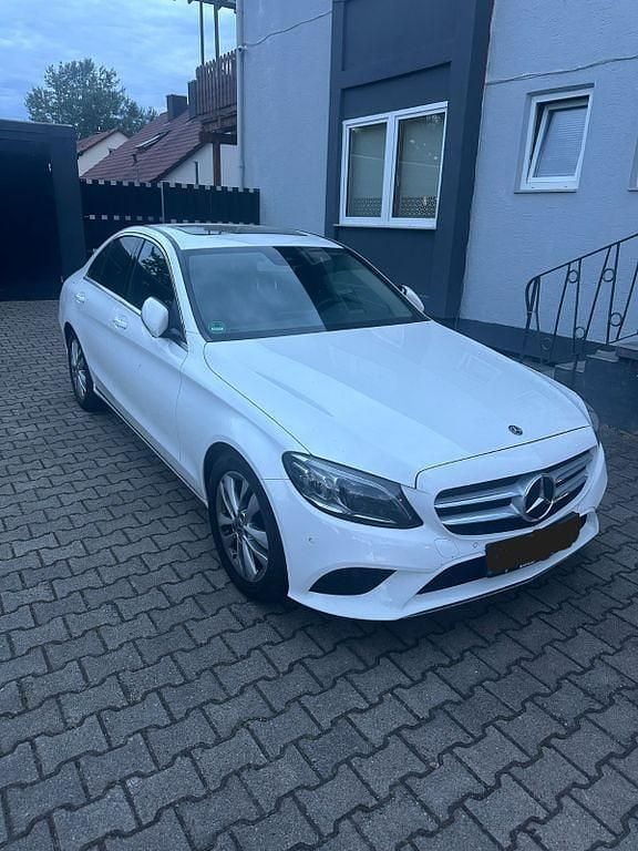 Weiß Gebraucht 2019 Mercedes C220 Avantgarde Limousine | 26.990 € (Fairer Preis) - Bild 1/4