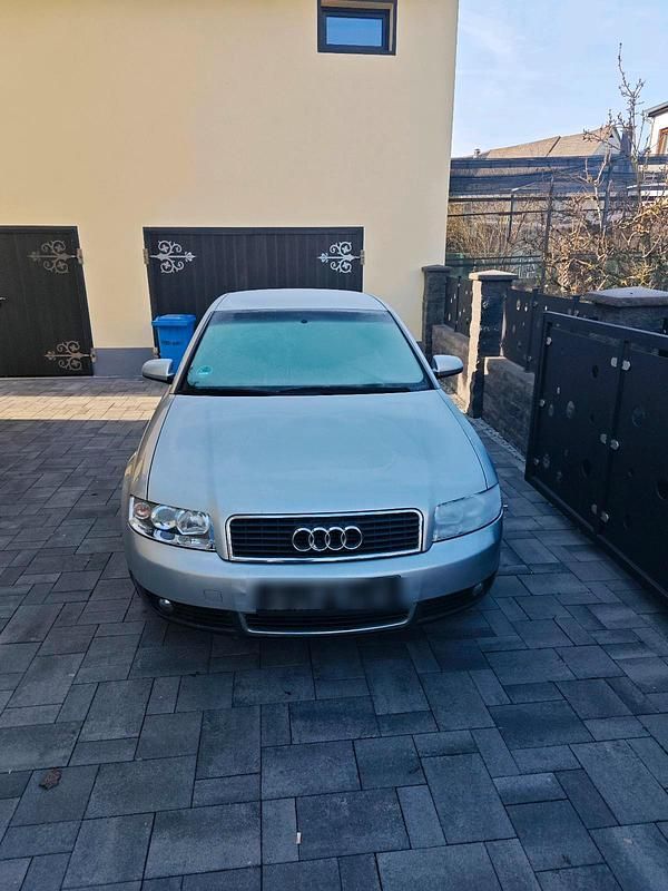 Gebraucht Audi A4 102 PS (75 kW) 2002 Silber Limousine