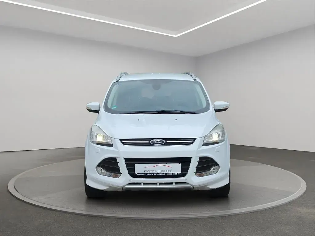 Gebraucht Ford Kuga Individual 150 PS (110 kW) 2015 Weiß SUV