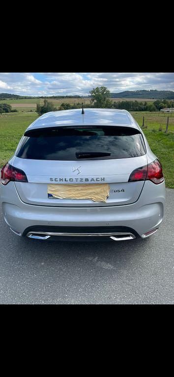 Silber Gebraucht 2015 Citroën DS4 Sport Chic Kleinwagen | 11.500 € (Etwas zu teuer) - Bild 1/4