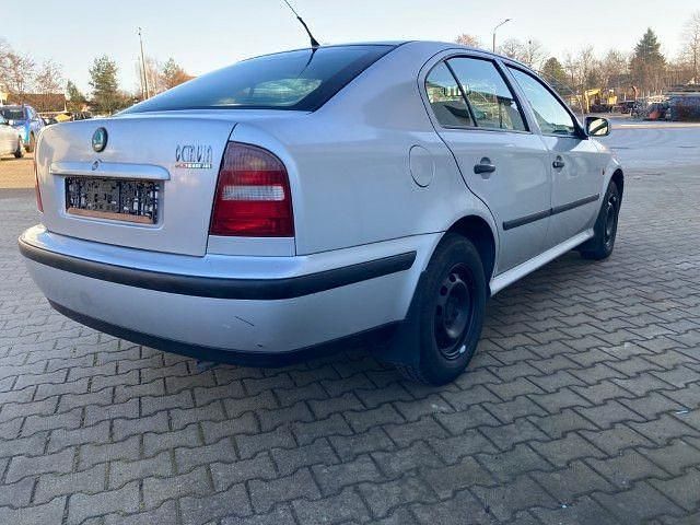 Gebraucht Skoda Octavia 75 PS (55 kW) 1998 Silber Limousine