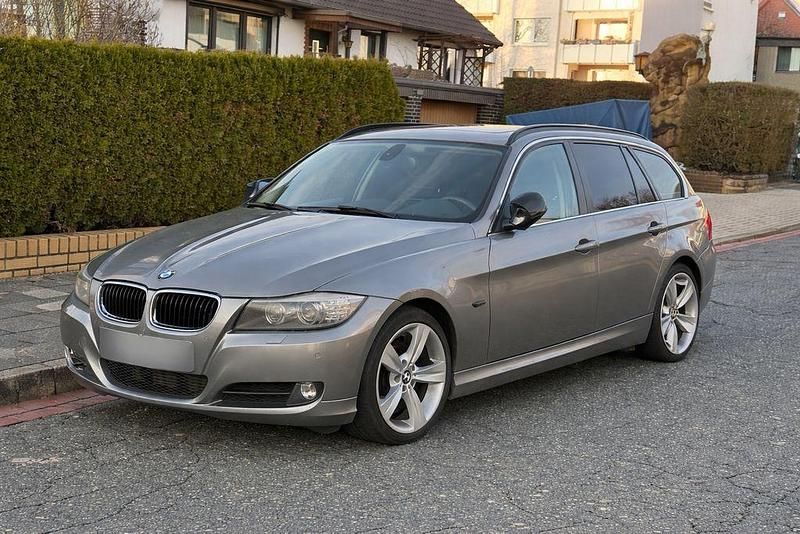Gebraucht BMW 325 Performance 204 PS (150 kW) 2010 Grau Kombi