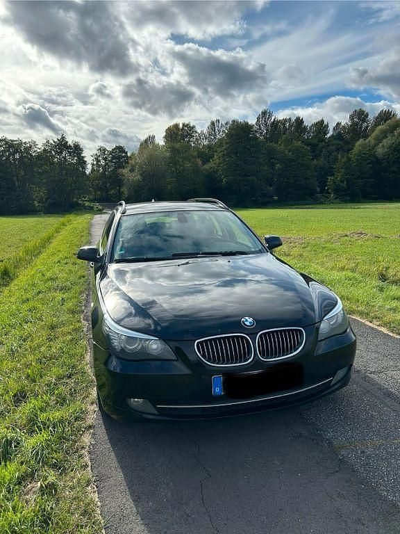Schwarz Gebraucht 2009 BMW 525 Kombi | 4.000 € (Guter Preis) - Bild 1/4