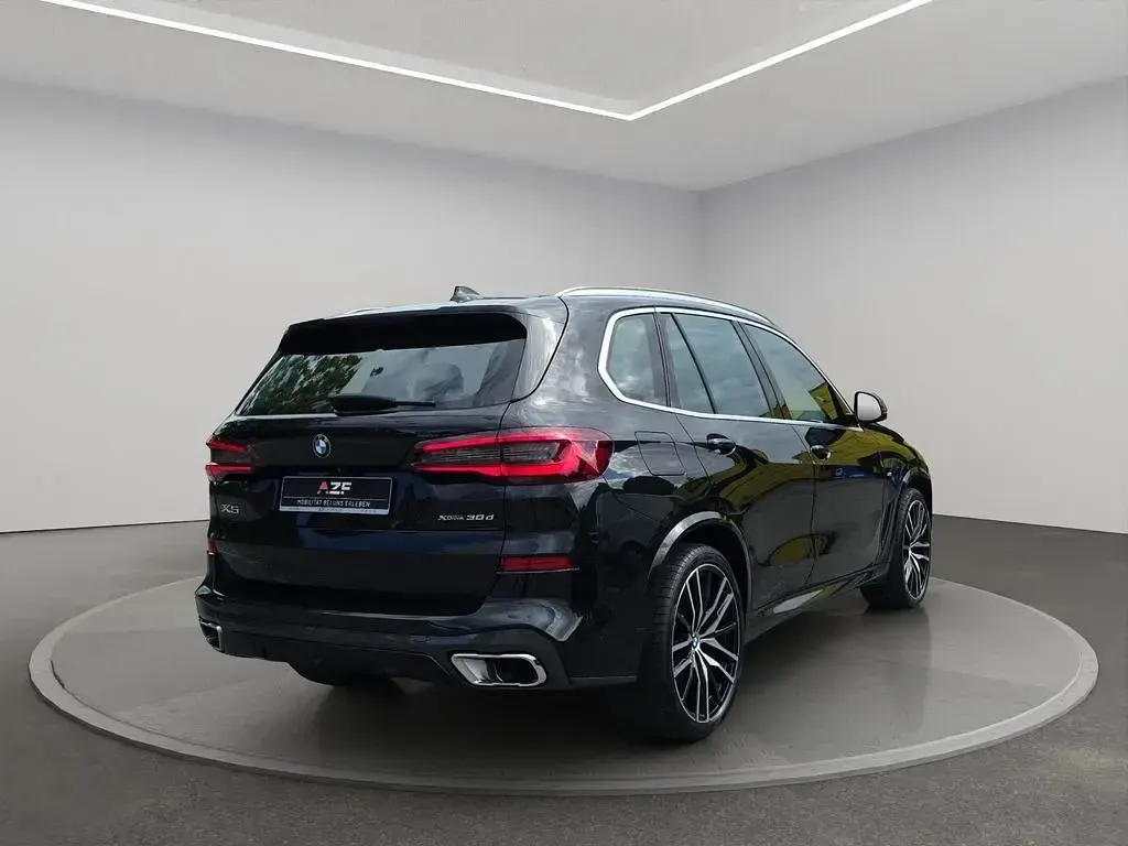 Gebraucht BMW X5 M Sport 265 PS (194 kW) 2020 Black sapphire metallic SUV