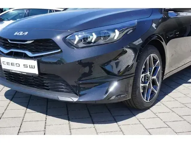 Neu Kia Ceed Sportswagon Style 140 PS (102 kW) 2025 Schwarz Kombi