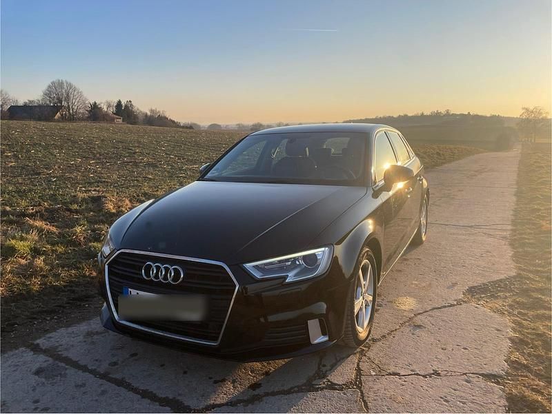 Gebraucht Audi A3 Ambiente 150 PS (110 kW) 2017 Schwarz Limousine