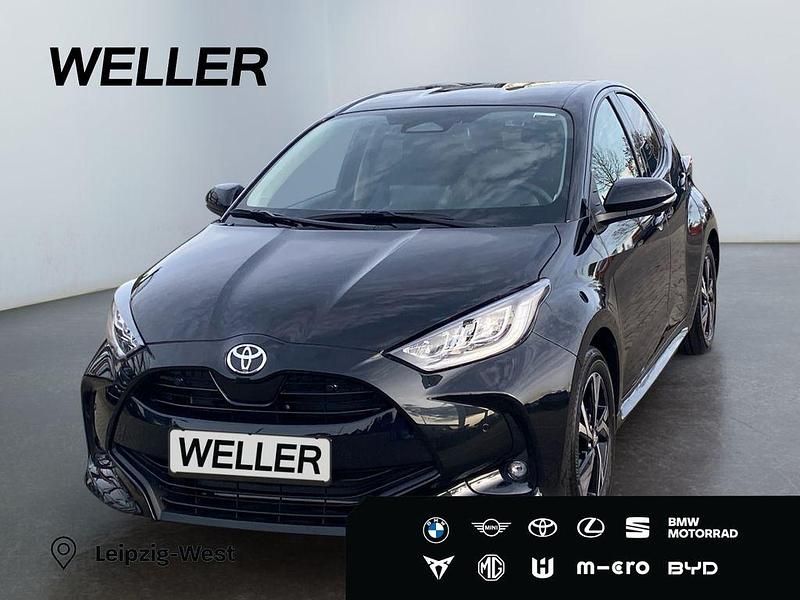Schwarz Neu 2025 Toyota Yaris Hybrid Comfort Limousine | 23.690 € (Guter Preis) - Bild 1/3