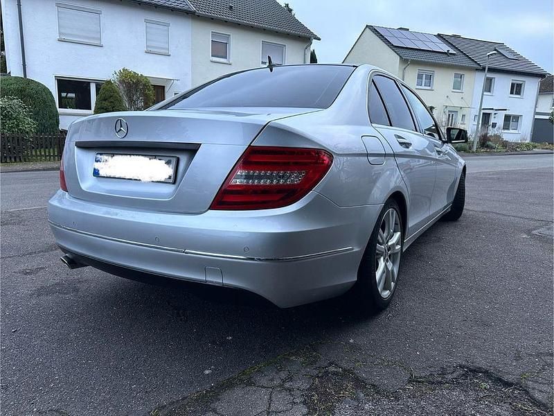 Gebraucht Mercedes C250 Avantgarde 204 PS (150 kW) 2011 Silber Limousine